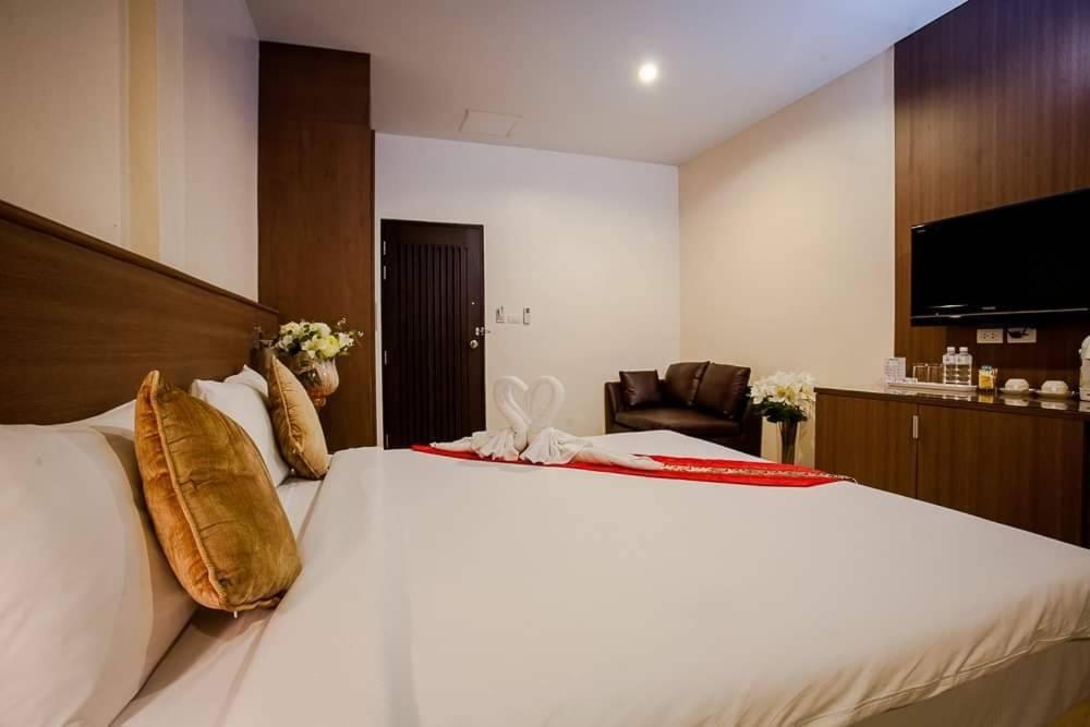 Royal Waves Hotel Patong Εξωτερικό φωτογραφία