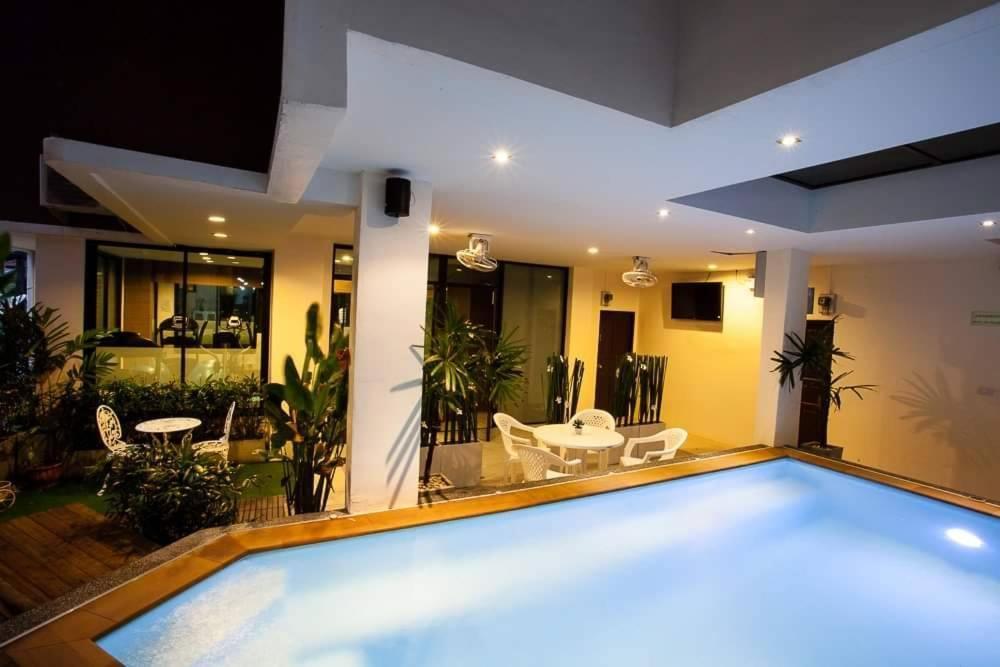 Royal Waves Hotel Patong Εξωτερικό φωτογραφία